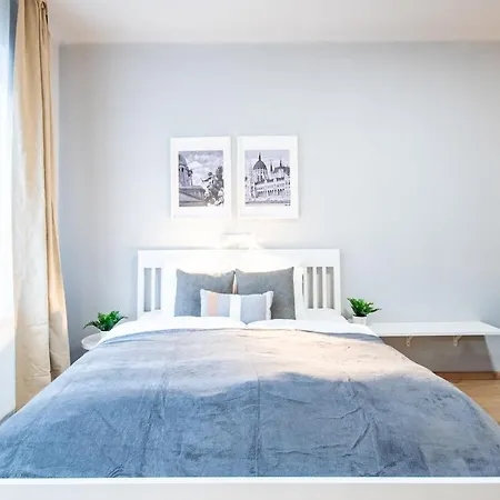Modern And Comfy